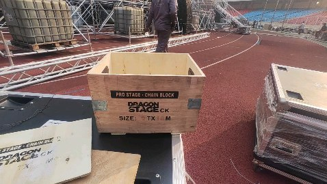dragonstage manual hoist packing التعبئة اليدوية للرافعة من Dragonstage