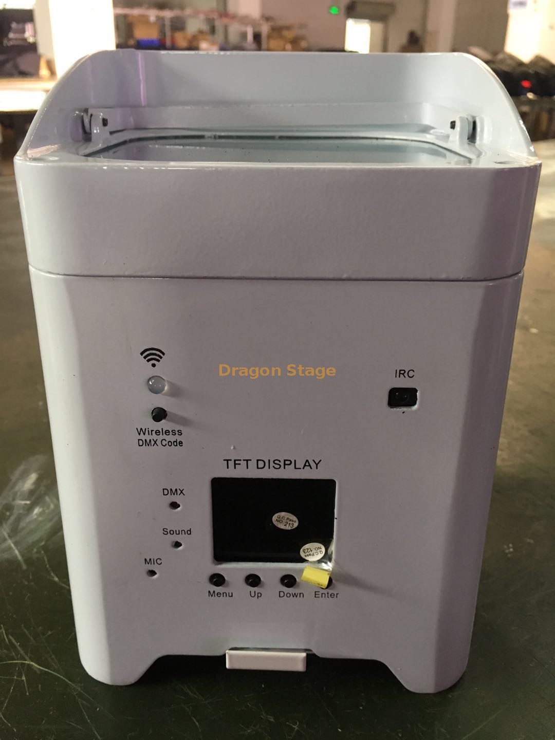 Wedding 6 Batteries Wireless WIFI Charging Washer Light 6 in 1 Full-color DMX Stage Cast Aluminum Remote Control LED Lamp (1) Wedding 6 بطاريات لاسلكية WIFI شحن غسالة ضوء 6 في 1 كامل اللون DMX المرحلة الألومنيوم المصبوب التحكم عن بعد LED مصباح (1)