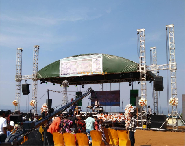 نظام تروس السقف المنحني المصنوع من الألومنيوم عالي التحمل مقاس 12 × 8 × 9 م مع أجنحة مكبر الصوت