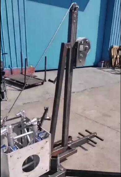 ونش يدوي بإطار حامل ومكبر صوت (2)