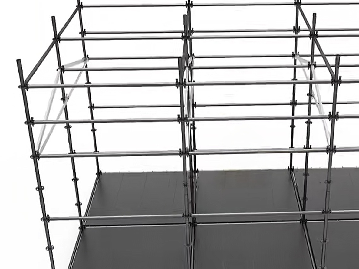 قم بتثبيت الخيمة Cross Beams و Roof Beams.png