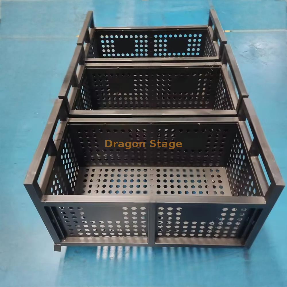 عربات الشبكات السوداء