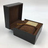 مصنع صندوق خشبي مخصص بالجملة الأزياء الراقية ذات العلامات التجارية بو الجلود ووتش مربع حالة مع لوحة الذهب