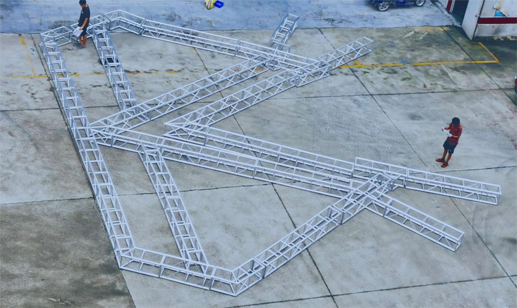 ما هي أنواع الجمالون ملهى ليلي؟