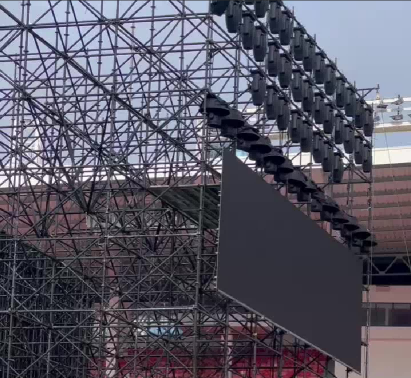 منصة الكاميرا ومؤشر LED الفوري على FOH.png