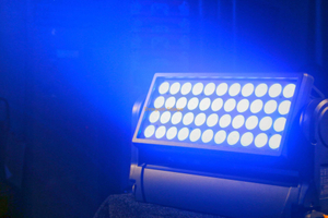 ضوء الغسالة المتحرك W-4410 مصباح الغسيل المتحرك المدمج والصلب، وحدة خلط الألوان الموحدة RGBW، 10 وات