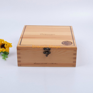 مصنع صندوق خشبي مخصص بالجملة مخصص علب الهدايا الخشبية المزخرفة من خشب الصنوبر للهدايا صندوق خشبي