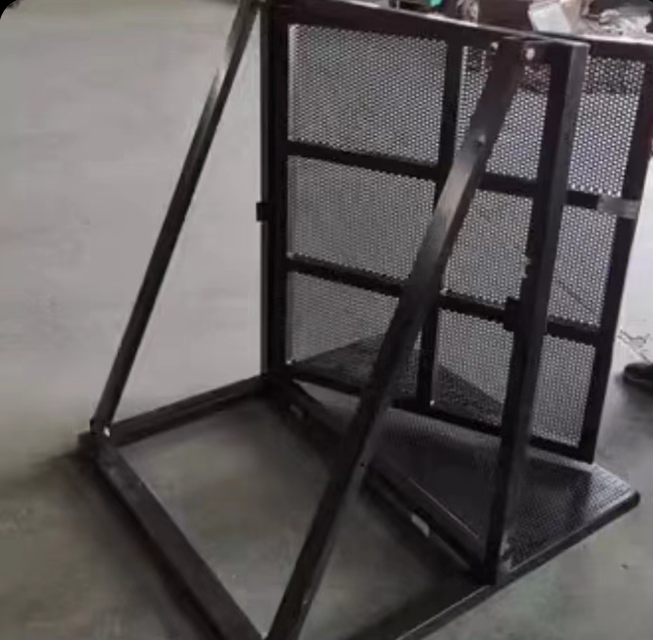 حاجز فولاذي مطلي باللون الأسود