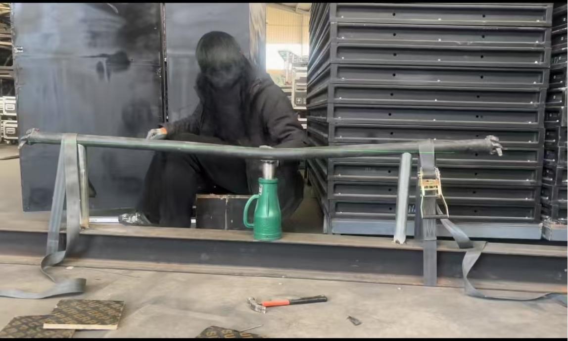 جاك لقضيب عازمة